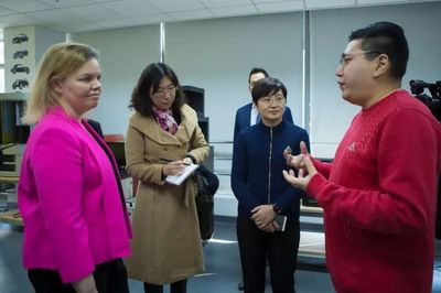 美國駐滬副總領(lǐng)事參觀基地，深化中美交流合作